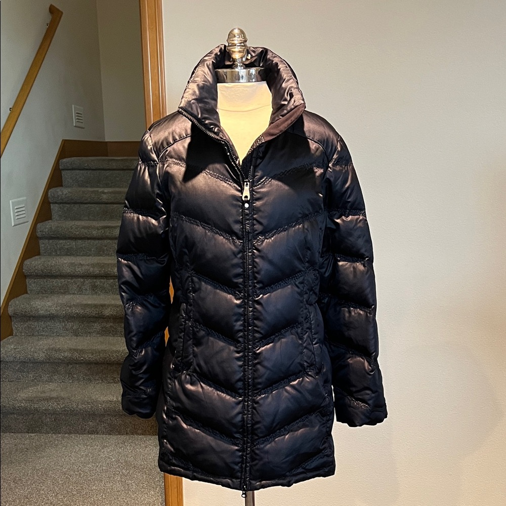 NILS Resort Collection Goose Down Long Puffer Jacket in Midnight Black. - Picture 2 of 14